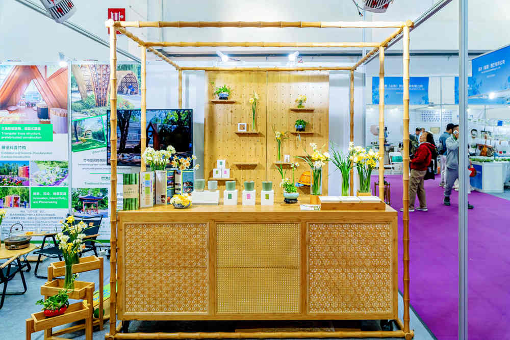 国际竹藤中心亮相2026中国国际花卉园艺展览会并签署合作协议-2