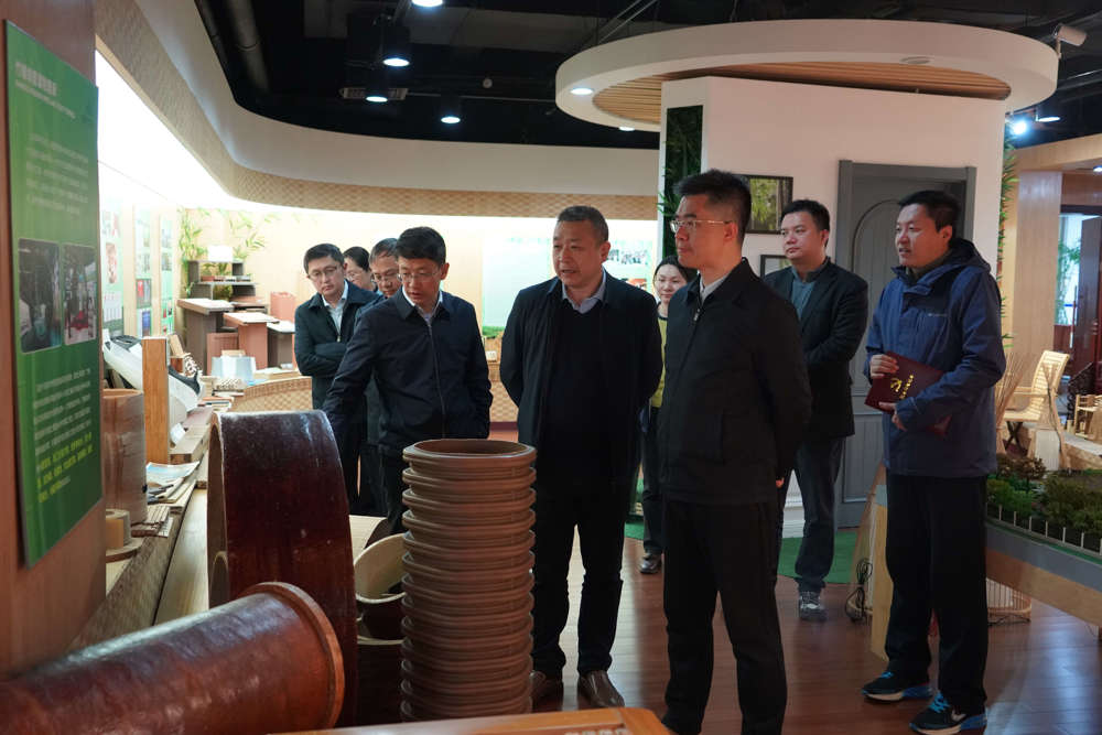 大熊猫保护研究中心来访国际竹藤中心-2