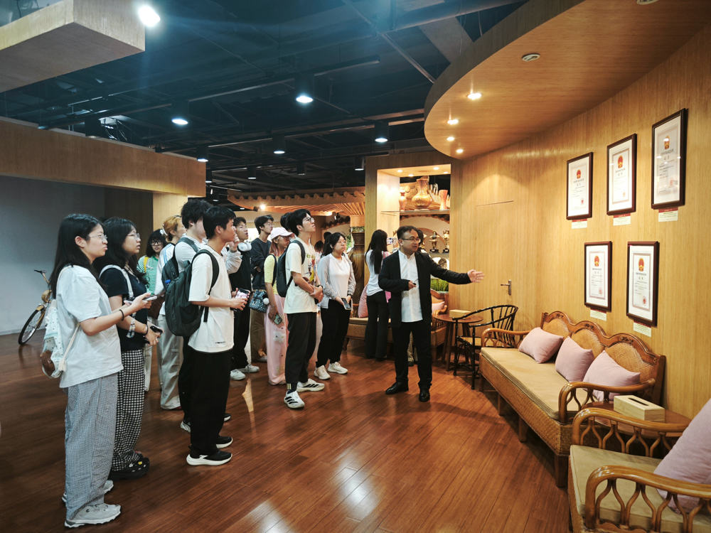 参观竹藤展厅2